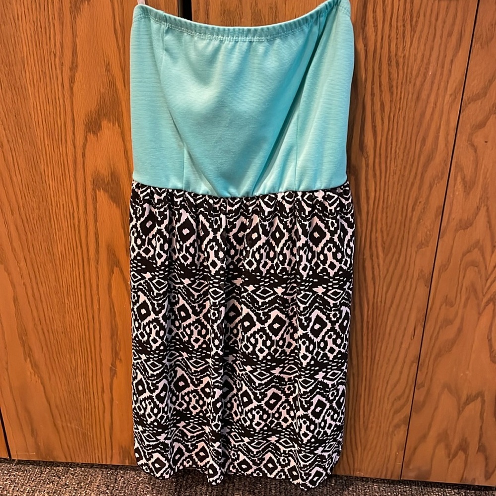 Deb Small green and black Aztec print strapless sundress with bow in back
